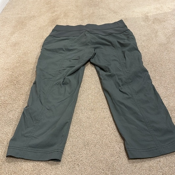 Athleta Olive Green windbreaker athletic capris in great condition! - Picture 4 of 7